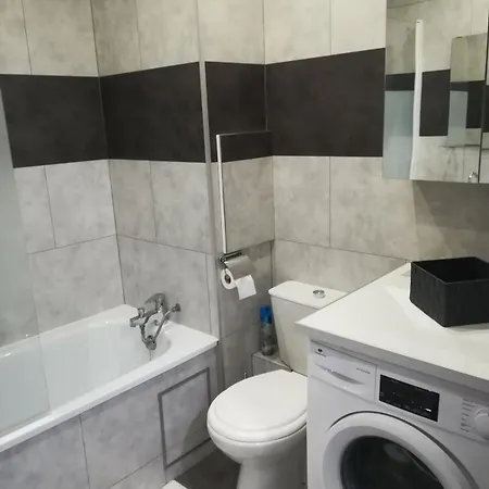 Charming Little With Bedroom Appartement